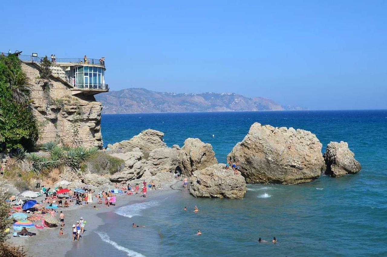 Neptuno Torrecilla Beach Nerja Dış mekan fotoğraf